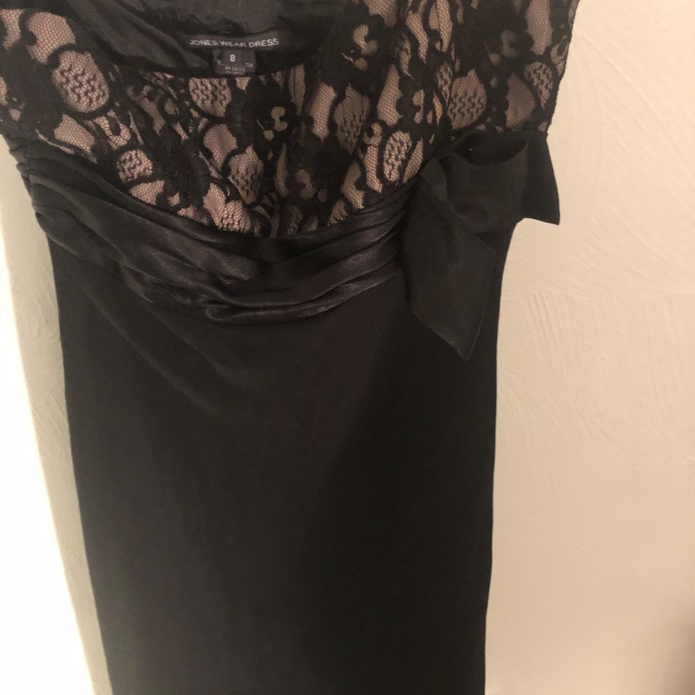 Jones Wear Lace Polyester Evening or Prom Dress